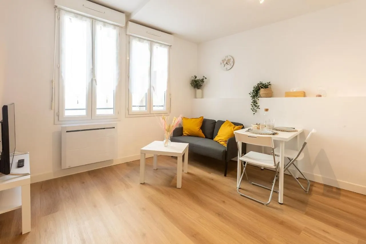 Grand T1 Bis De Charme Tout Equipe Appartement Castres   Castres (Tarn)